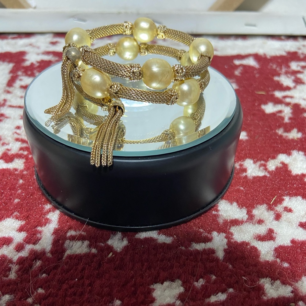 Vintage Gold Tone Mesh Wrap Bracelet With Faux Pearls